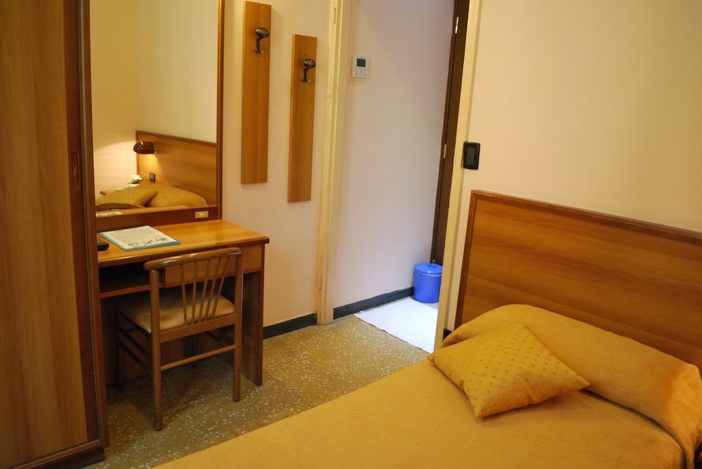 Hotel Galleano Laigueglia Cameră foto